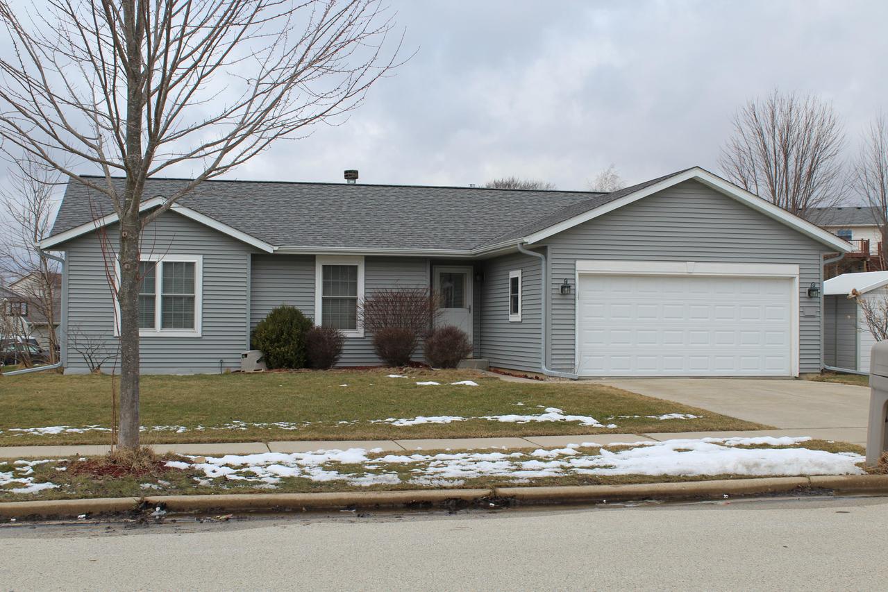 2624 Park Forest, West Bend, WI 53090