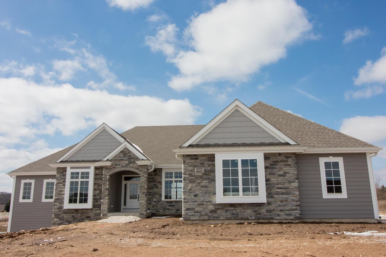 W273N6669 Ardeevin Ct, Lisbon, WI 53089