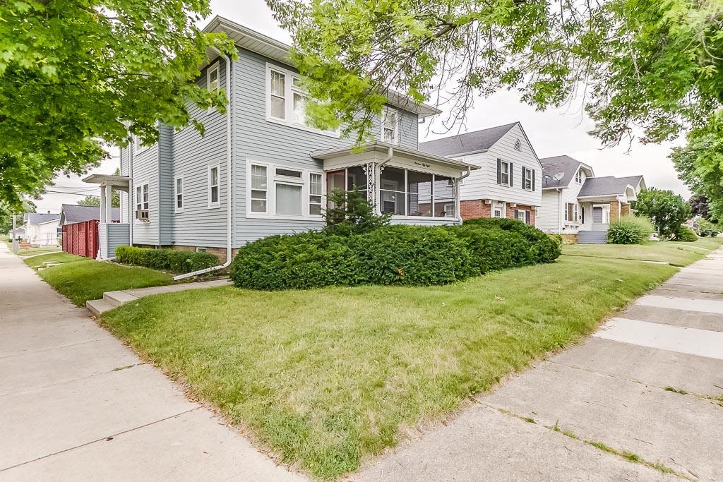 1958 Quincy Ave, Racine, WI 53403