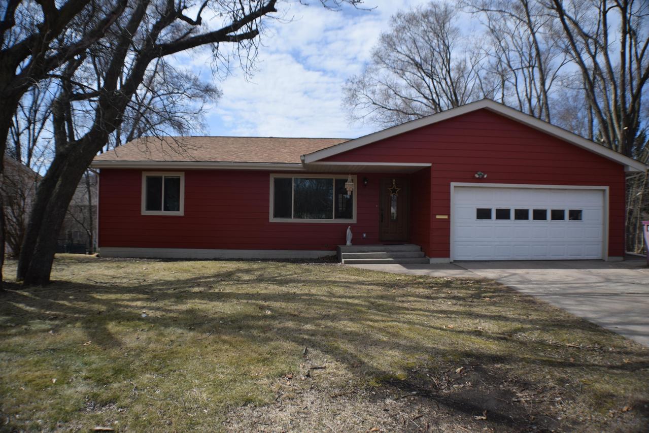 706 11th Ave., Onalaska, WI 54650