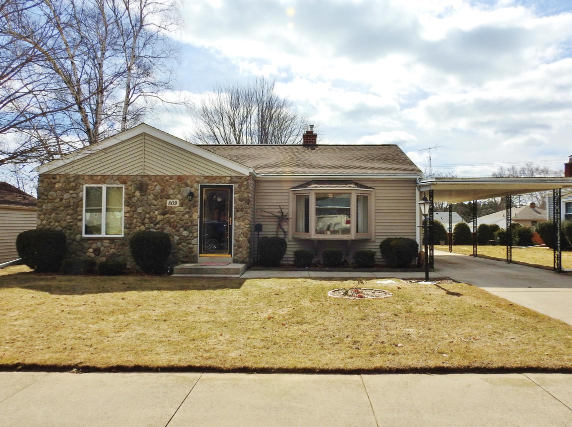 809 Flambeau St., Manitowoc, WI 54220