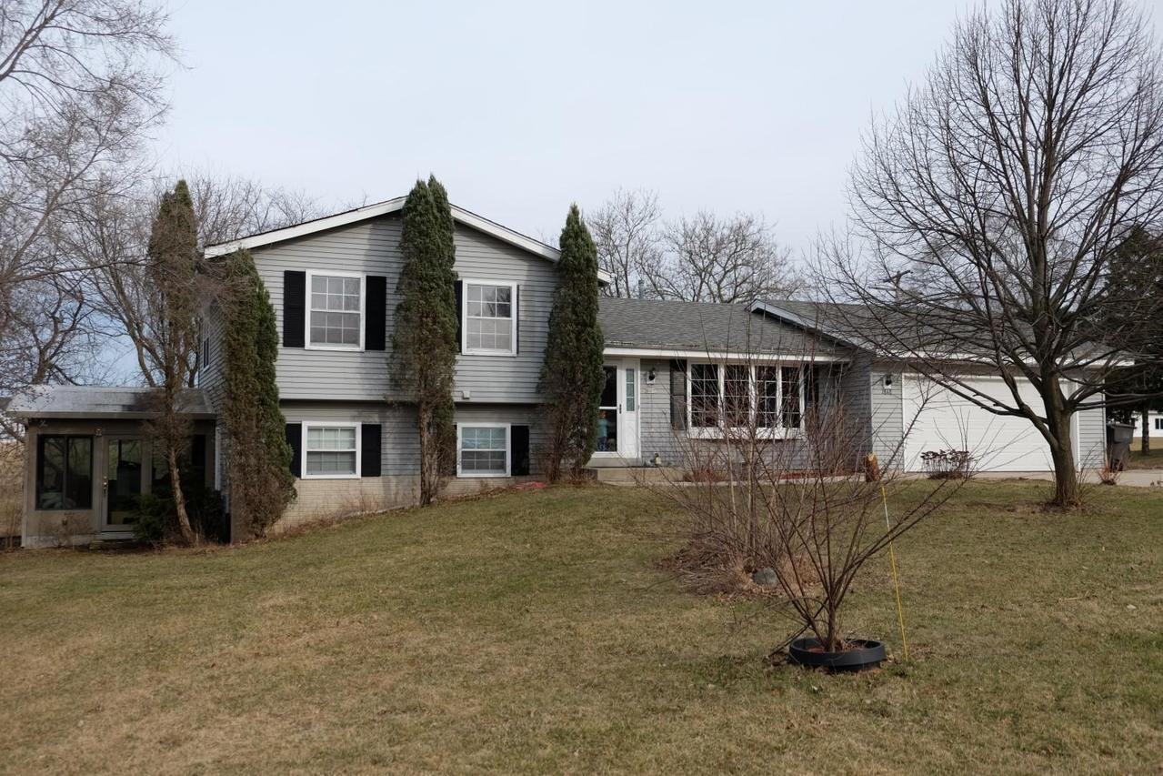 1848 East Dr, East Troy, WI 53120