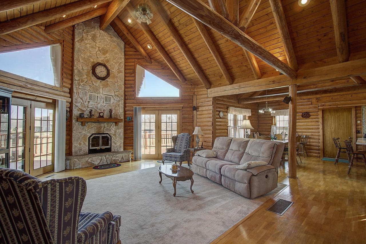 W349N9150 Norwegian Rd, Oconomowoc, WI 53066