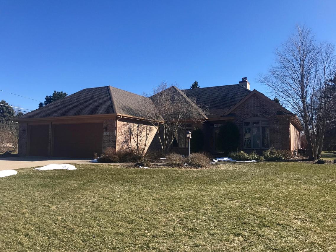 3 Lake Pointe Cir, Wind Point, WI 53402