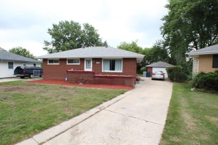 6332 N 86th Ct, Milwaukee, WI 53225