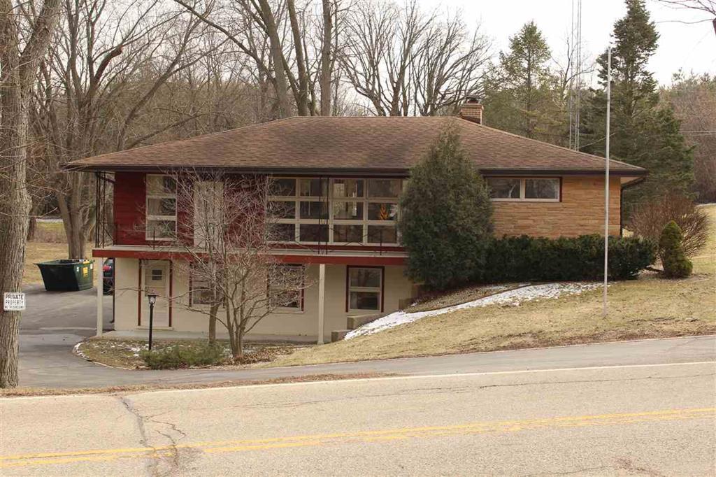 1516 S Shore Dr, Delavan, WI 53115