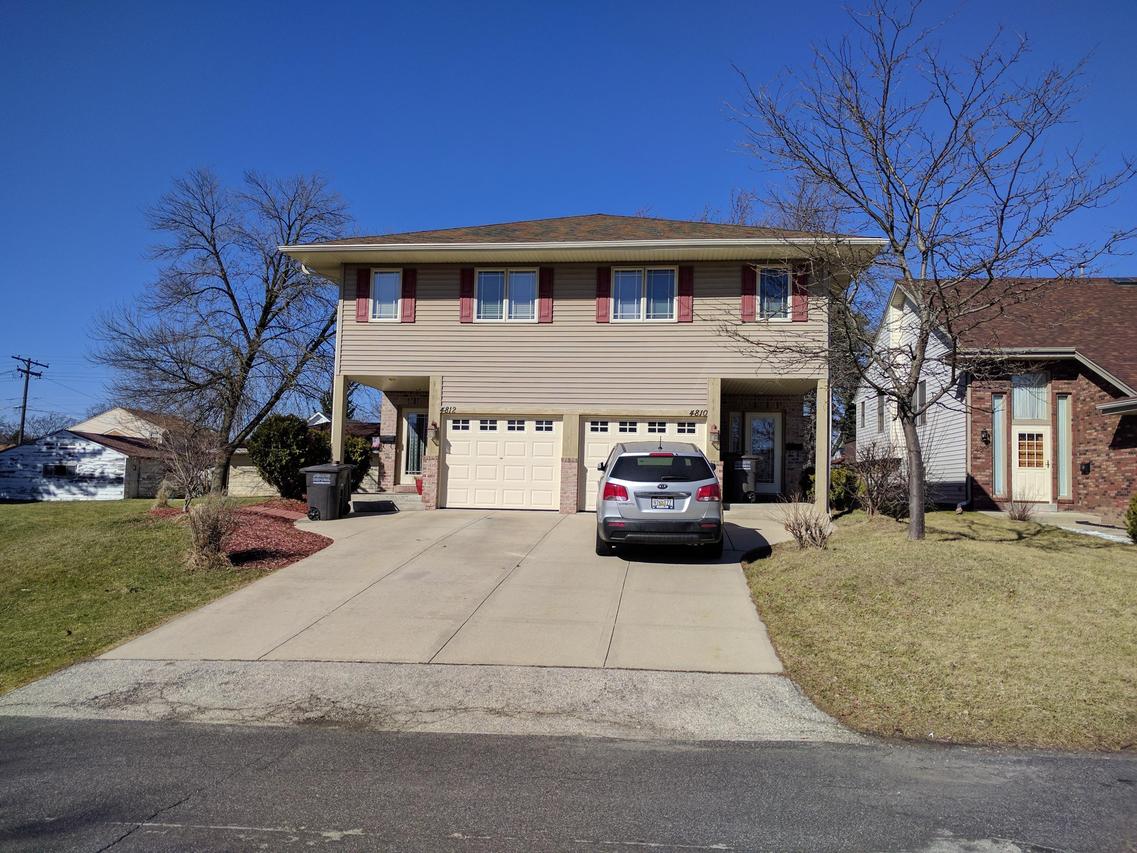 4810 W Van Beck Ave #1, Greenfield, WI 53220