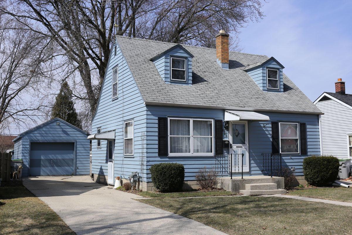 5345 N 58th St, Milwaukee, WI 53218