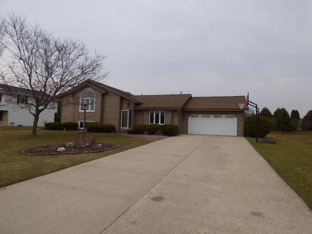 W183S8622 Sue Marie Ln, Muskego, WI 53150