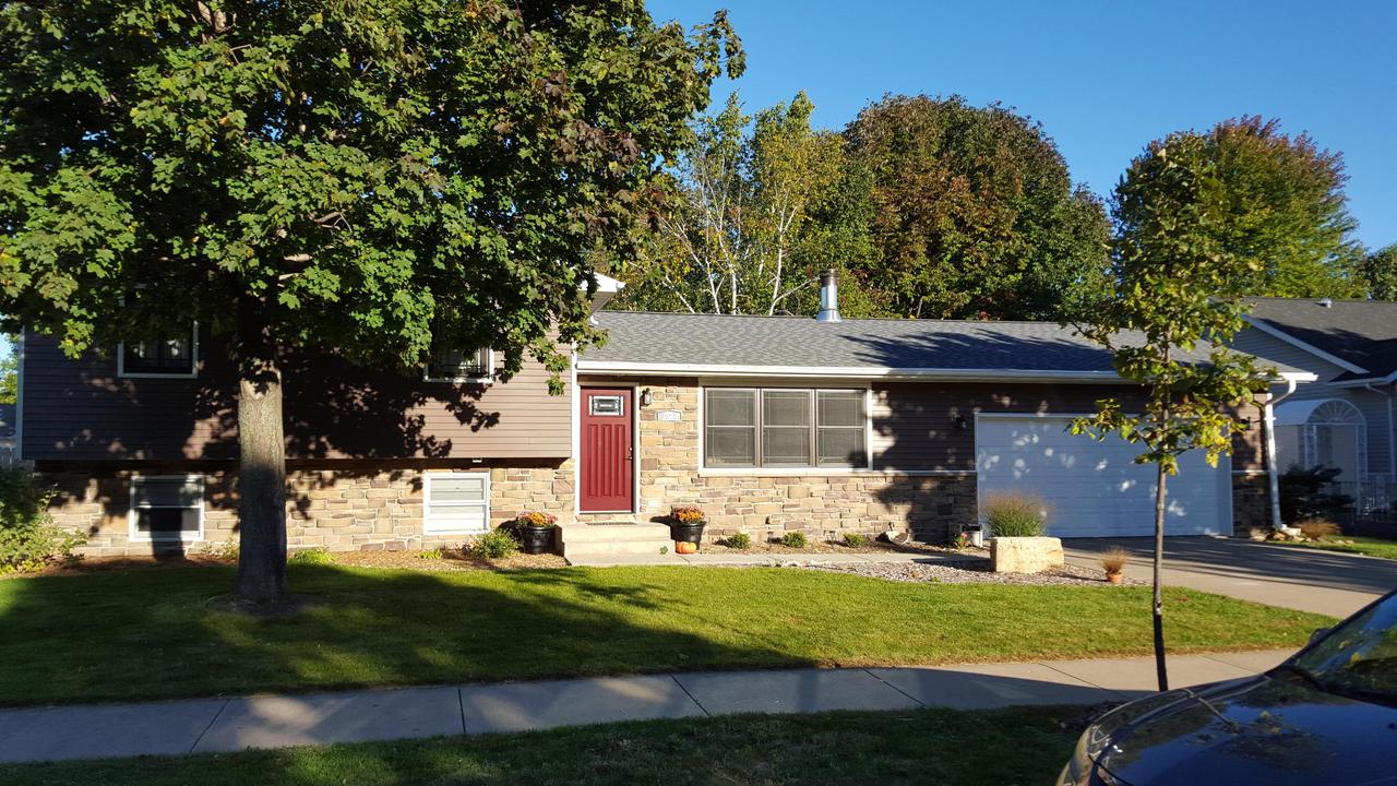 1328 Red Cedar Ct, Onalaska, WI 54650