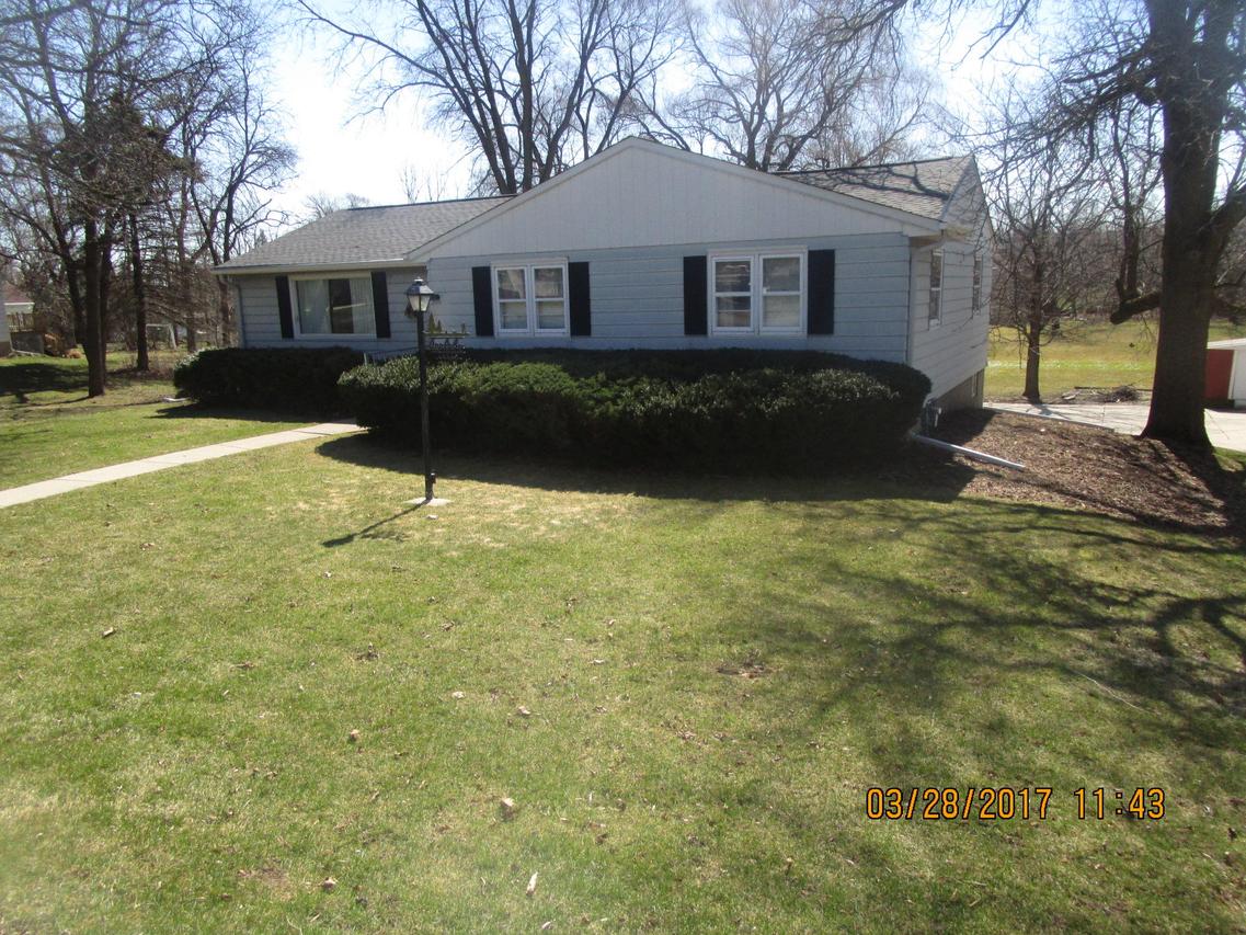 14115 W Crest View, New Berlin, WI 53151