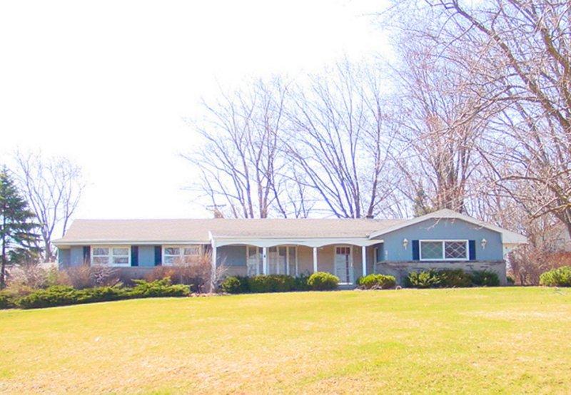 16635 Willow Ridge, Brookfield, WI 53005