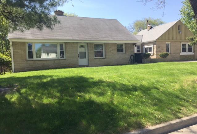 2037 N 114th St, Wauwatosa, WI 53226
