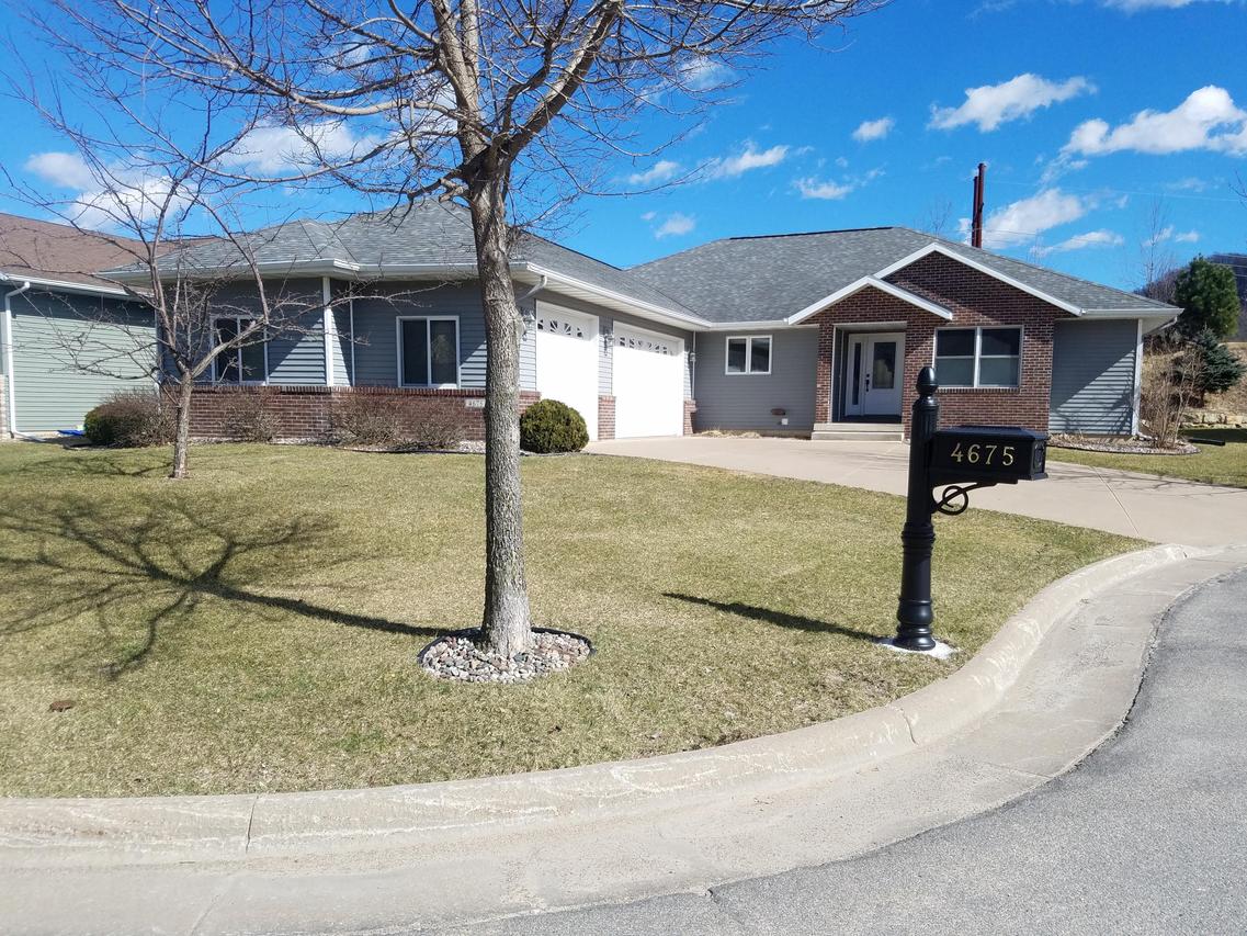 4675 Brickyard Ln, La Crosse, WI 54601