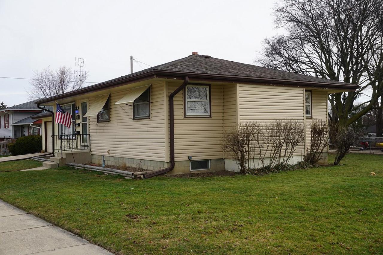 1639 Illinois St, Racine, WI 53405