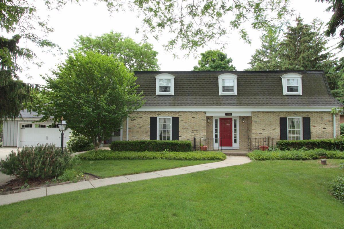 9311 W Meadow Park Dr., Hales Corners, WI 53130