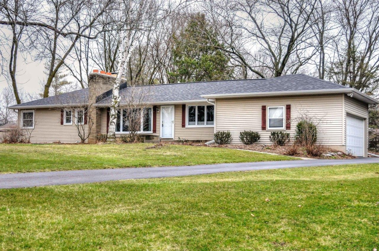 2720 El Rancho Dr, Brookfield, WI 53005