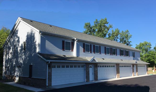 322 N Kettle Moraine Dr #1, Slinger, WI 53086