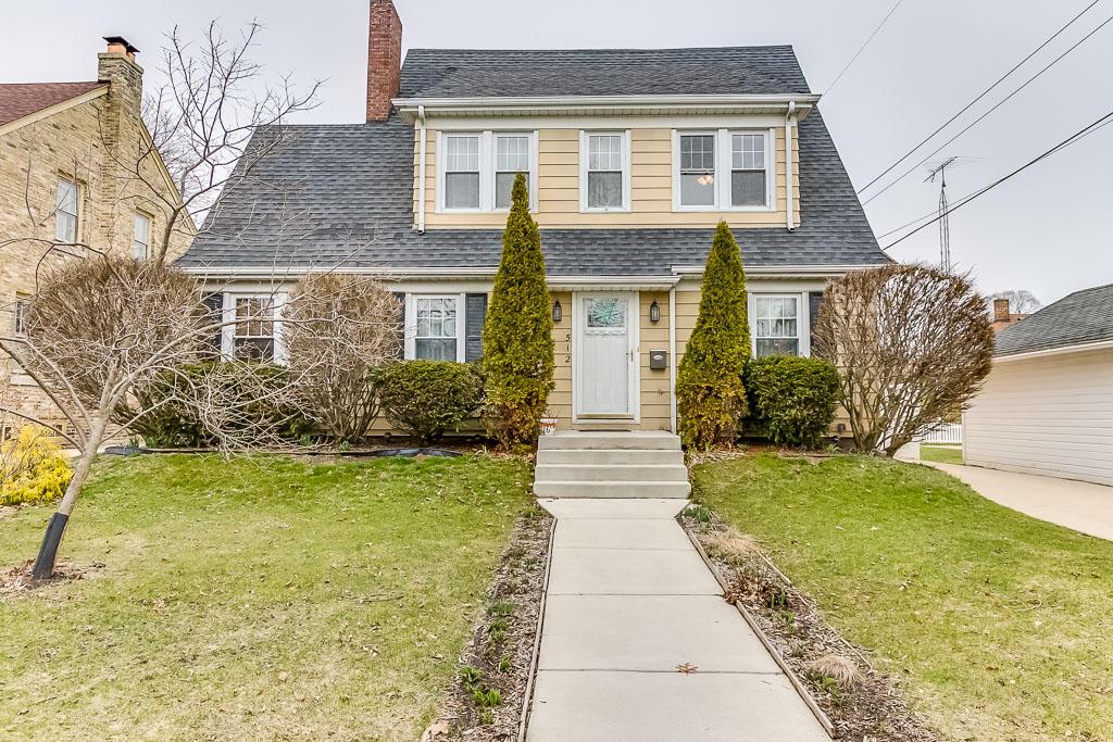 512 72nd St, Kenosha, WI 53143