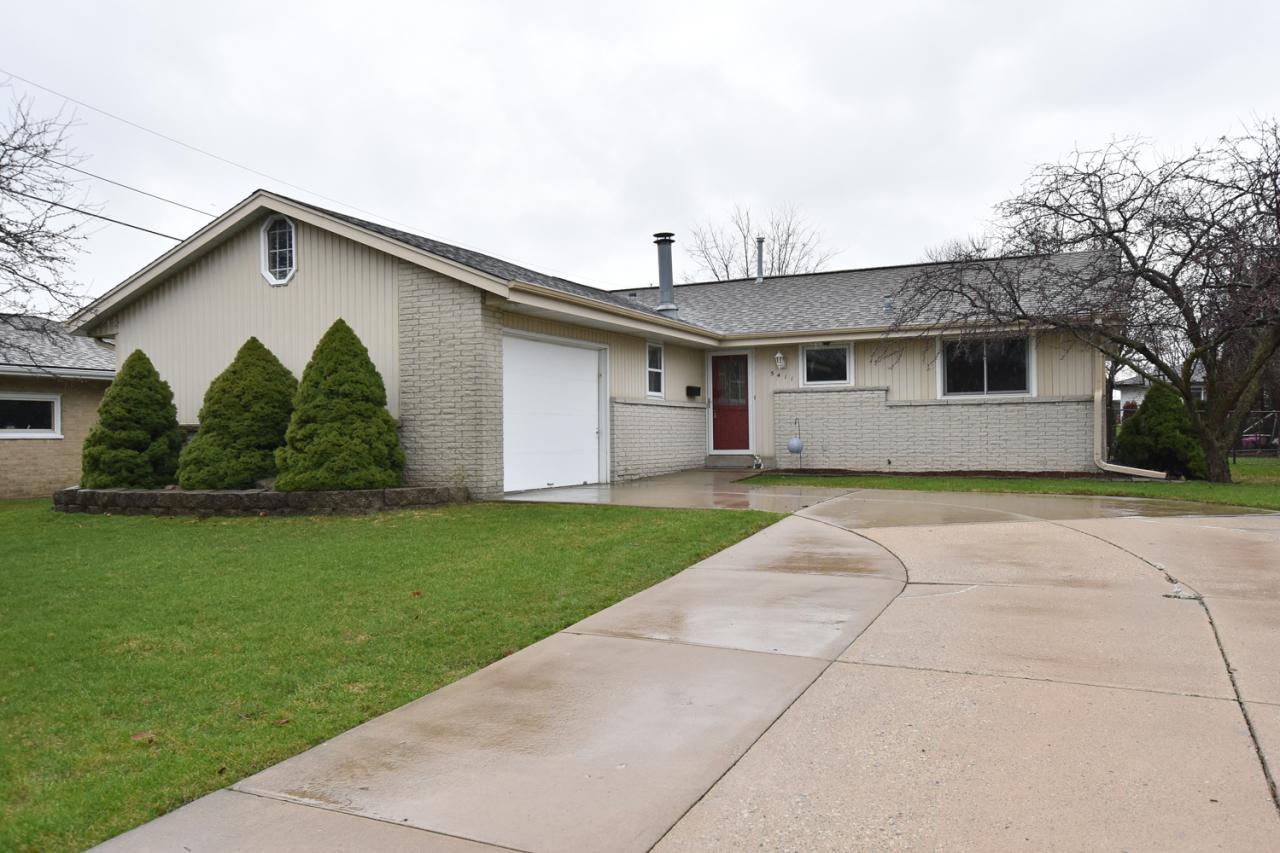 5411 Meadow Dr, Greendale, WI 53129