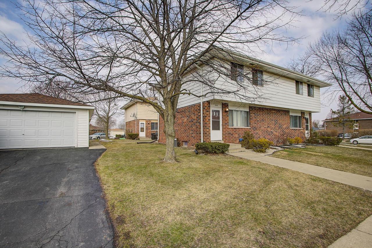 1710 15th Ave. #1716, Kenosha, WI 53140