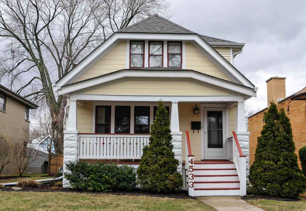 4533 N Larkin St, Shorewood, WI 53211