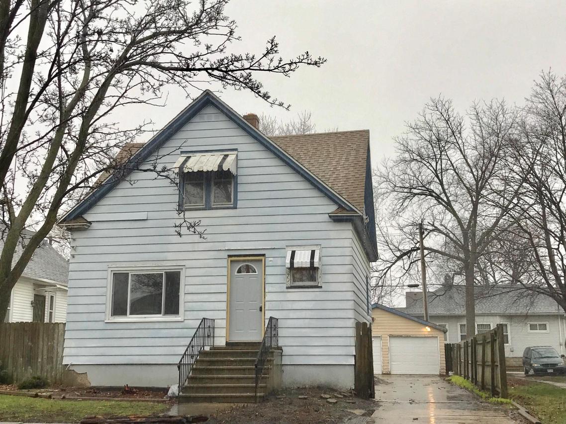 6706 26th Ave, Kenosha, WI 53143