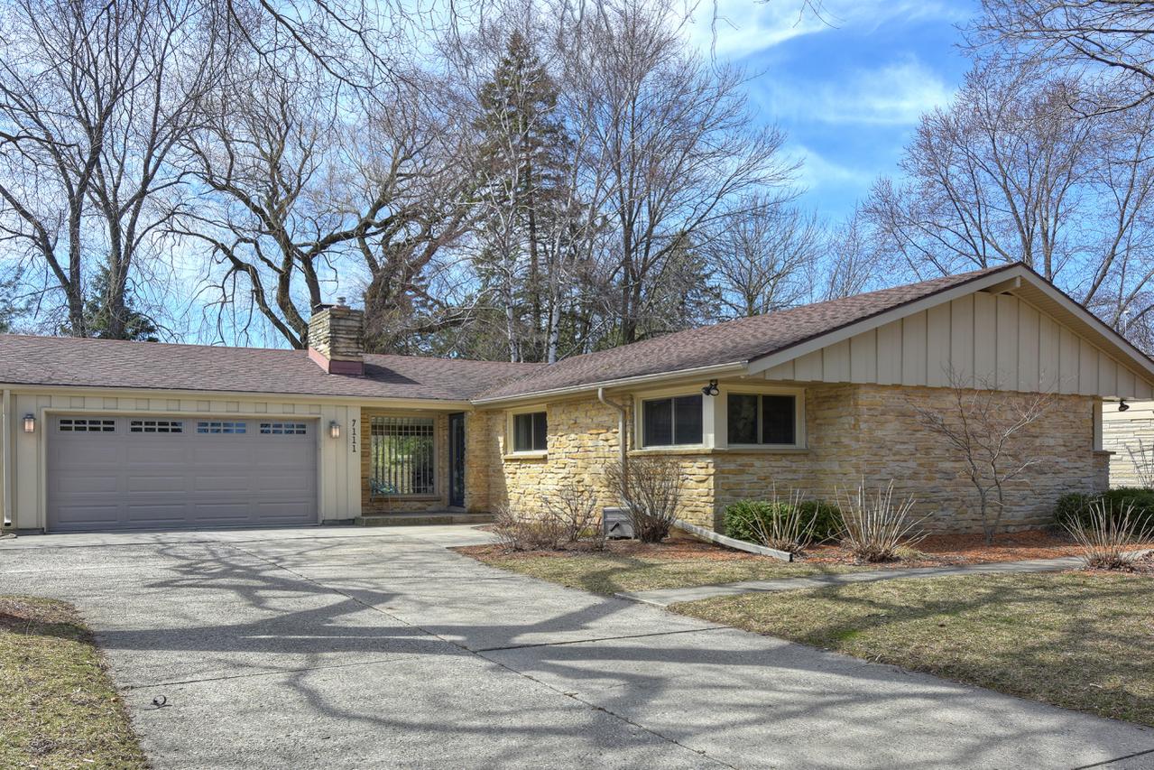7111 N Lombardy Rd, Fox Point, WI 53217