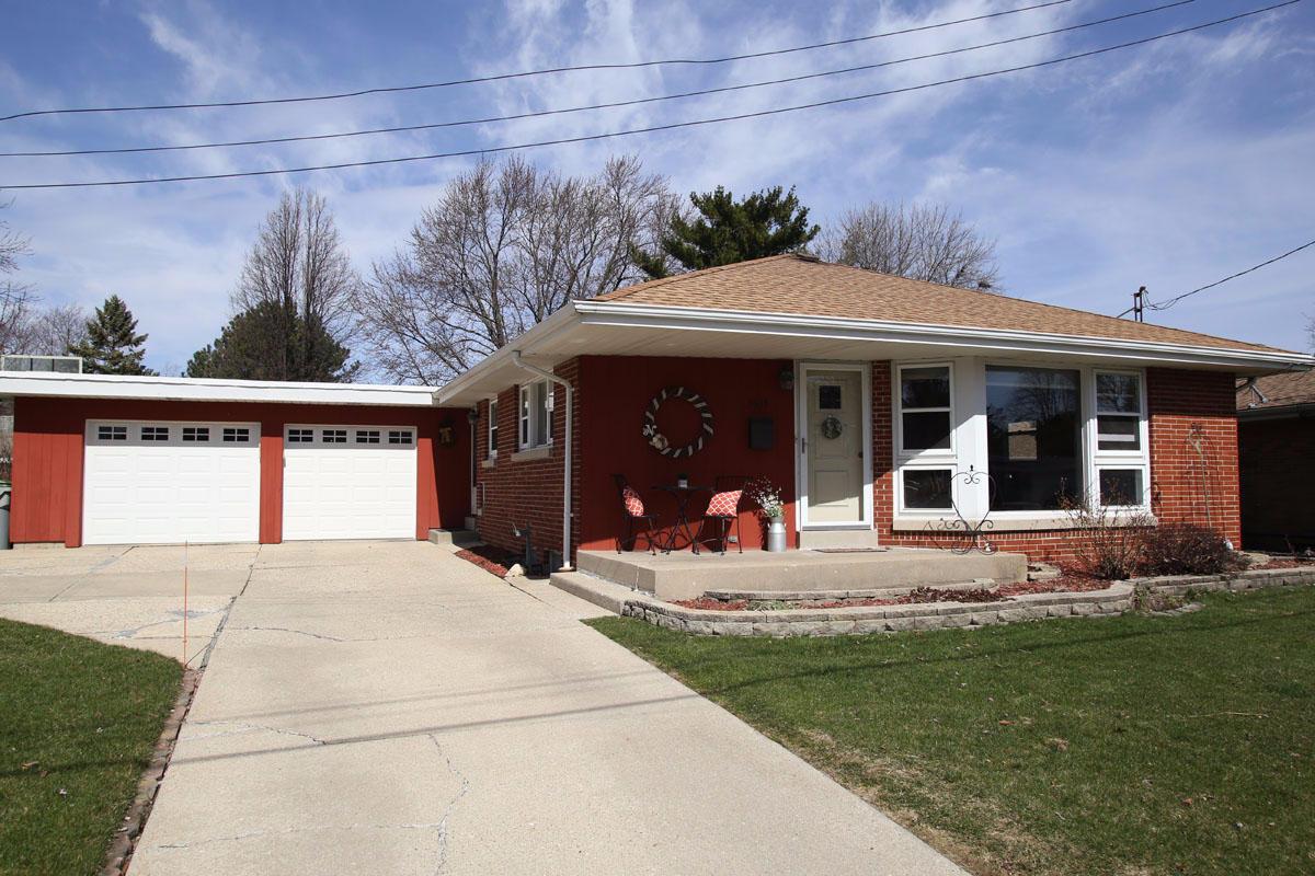 3611 S 71st St, Milwaukee, WI 53220