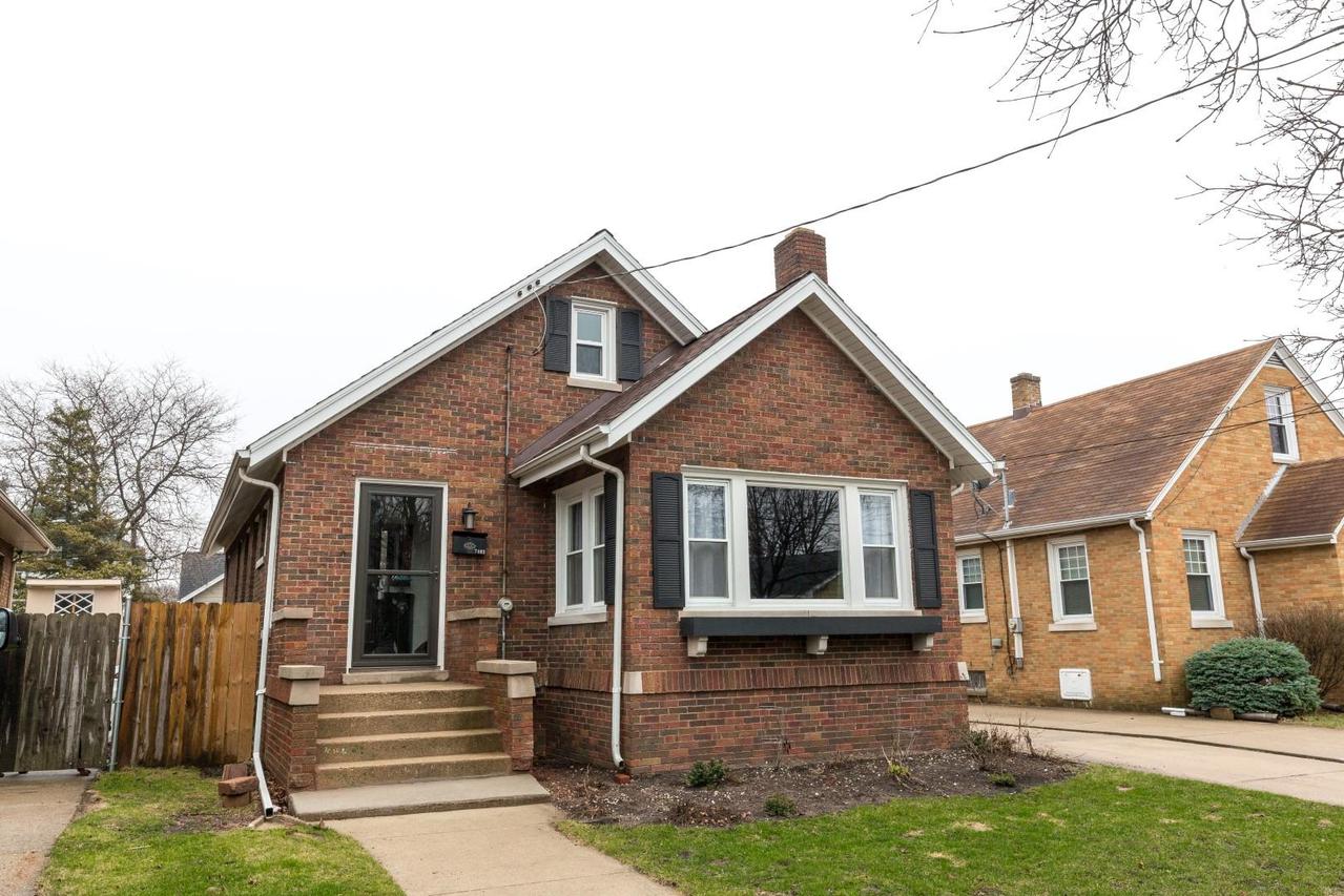 7403 24th Ave, Kenosha, WI 53143