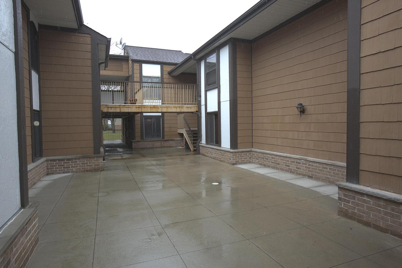 8551 N Servite Dr #114, Milwaukee, WI 53223