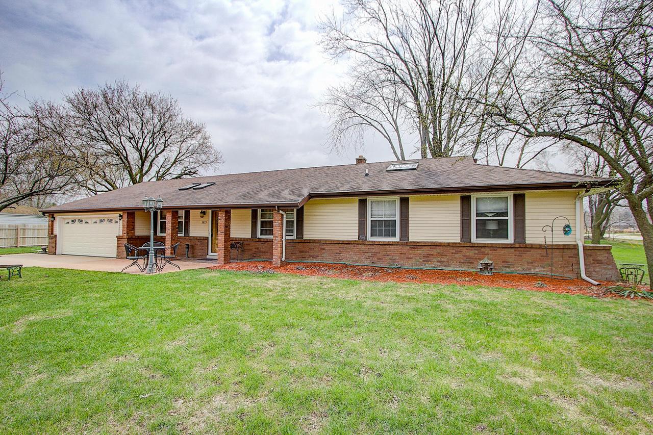 5975 W Green Brook, Brown Deer, WI 53223