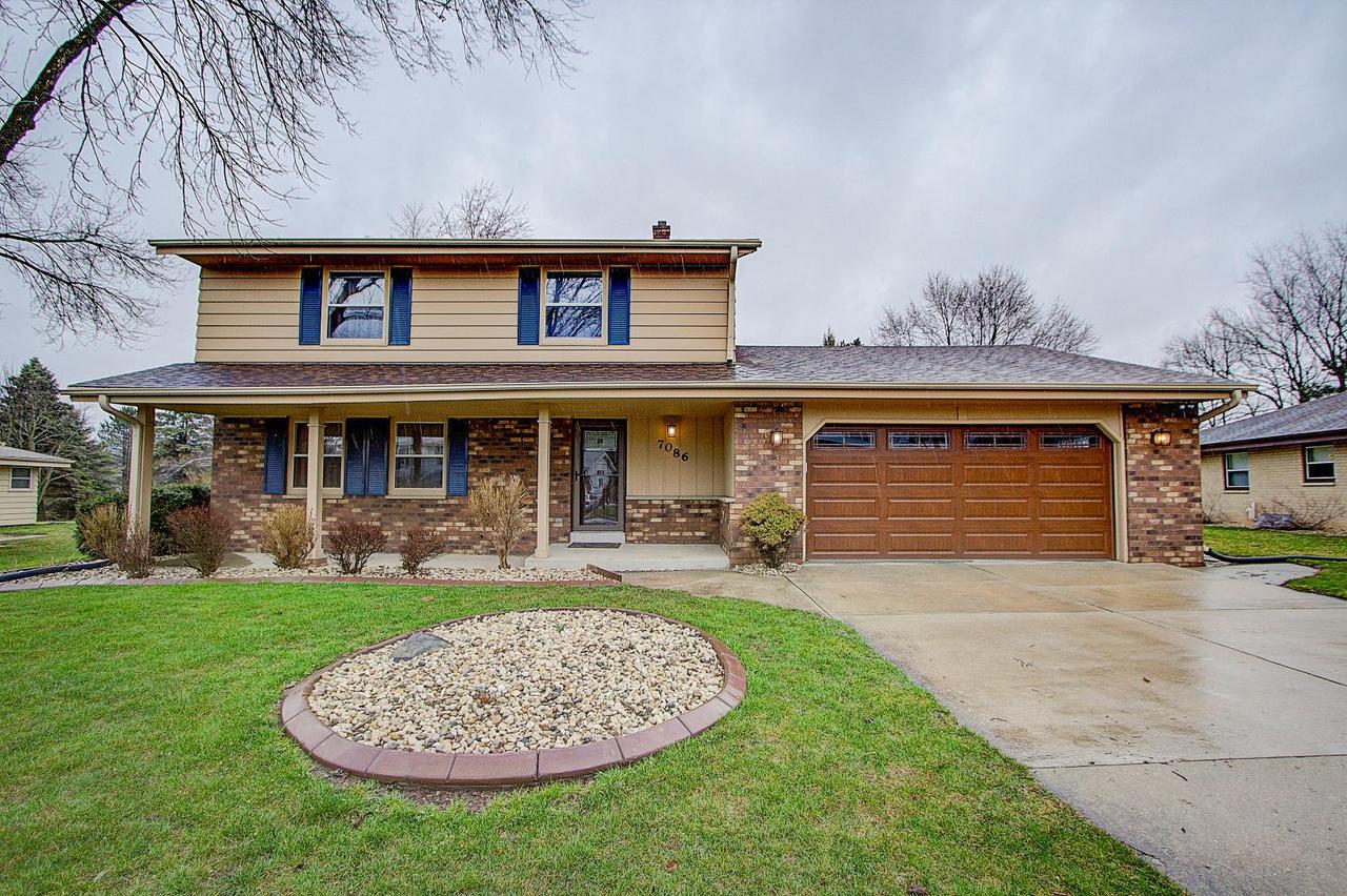 7086 Hollow Ln., Greendale, WI 53129