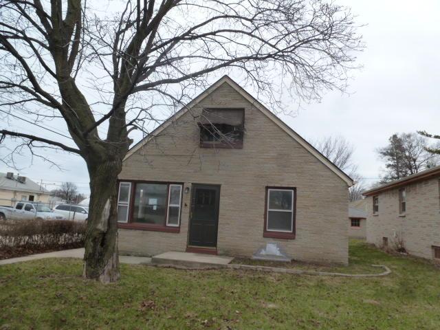 7421 W Grantosa Dr, Milwaukee, WI 53218