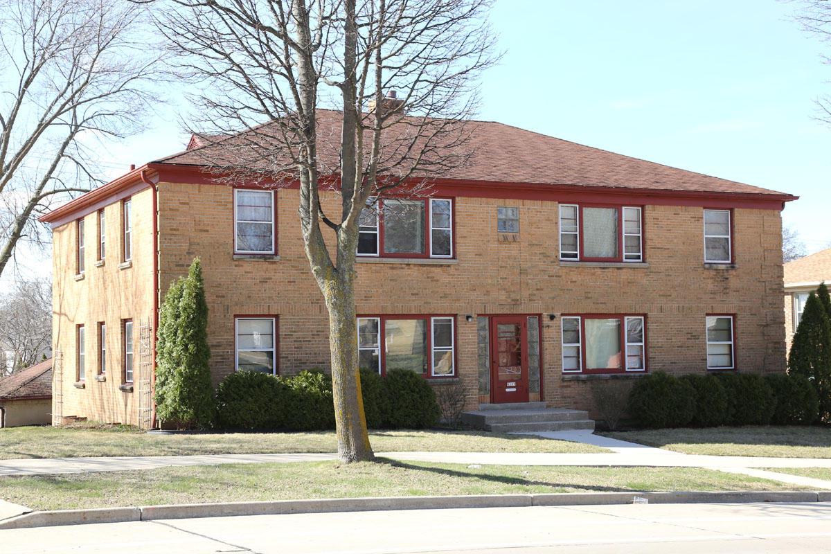 8305 W Center St, Milwaukee, WI 53222