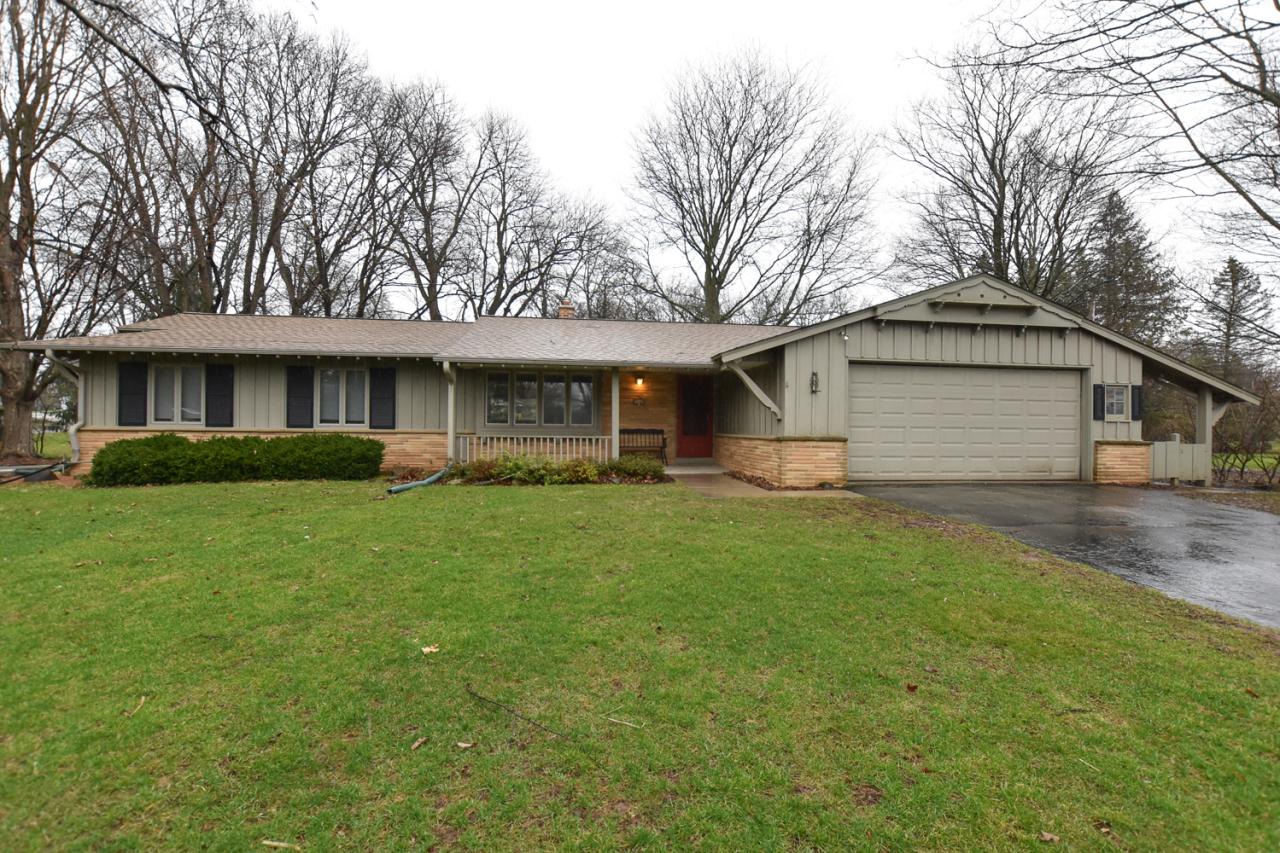 15205 Merrie Cir, Brookfield, WI 53005