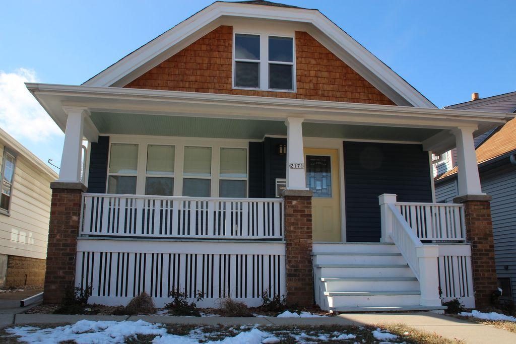 2171 S 91st St, West Allis, WI 53227