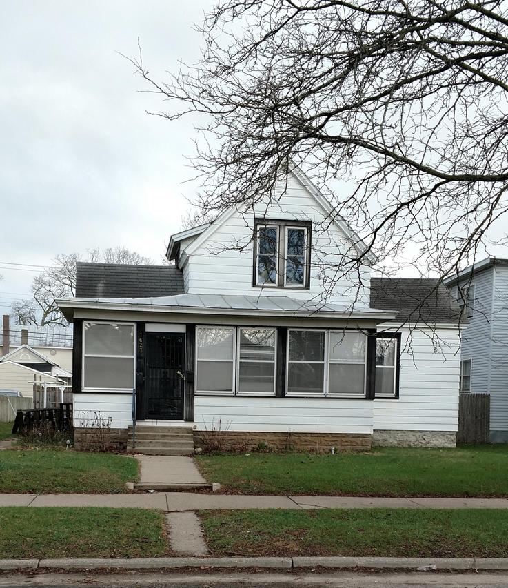 1623 Wood St, La Crosse, WI 54603