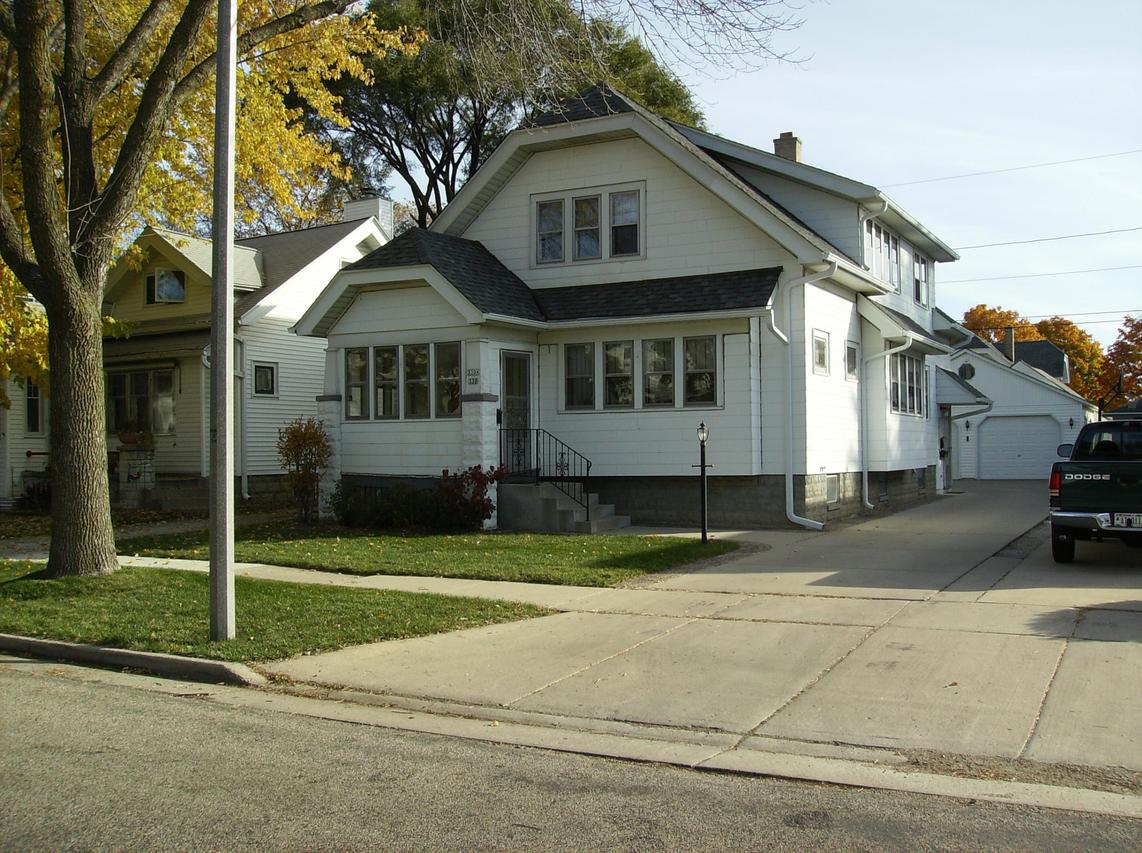 330 N 71st St, Wauwatosa, WI 53213