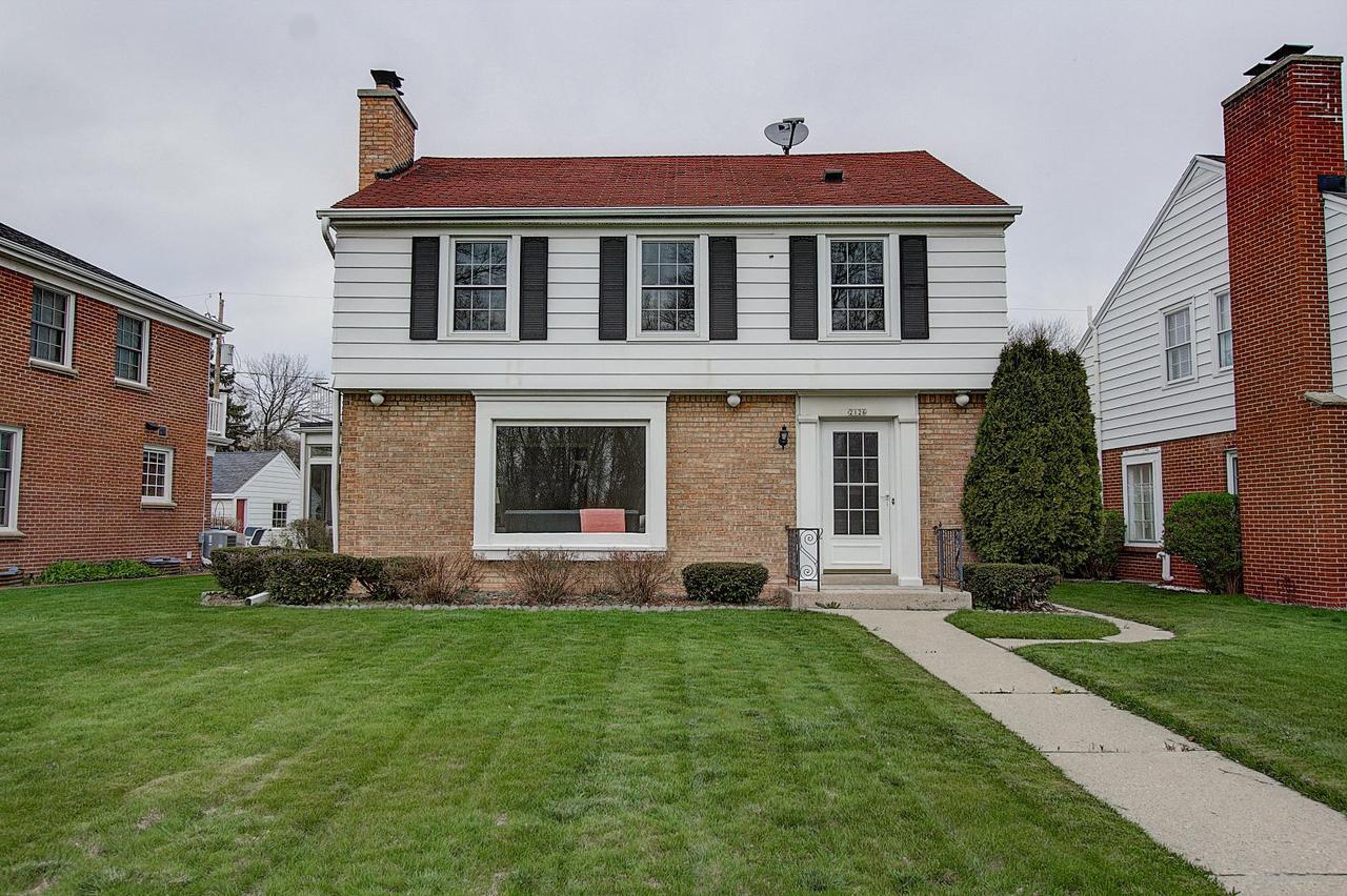 2126 Menomonee River Pkwy., Wauwatosa, WI 53226