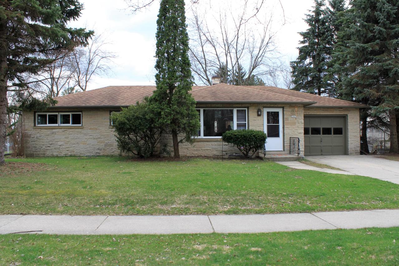 1445 Park Ave, West Bend, WI 53090