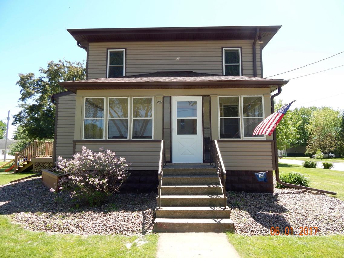 202 Douglas St, Melrose, WI 54642