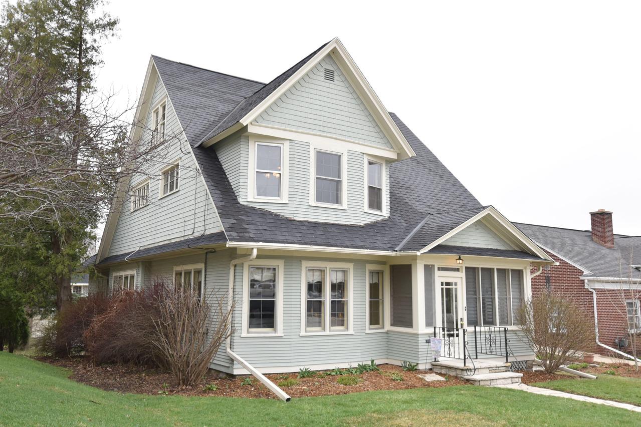 65 S Main St, Hartford, WI 53027