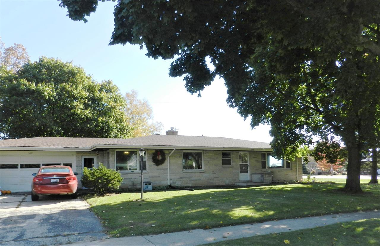 409 Clear View Dr., West Bend, WI 53090