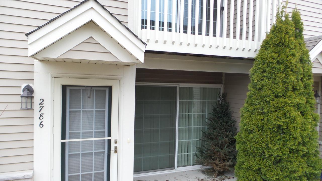 2786 Hidden Dr, Saint Francis, WI 53235