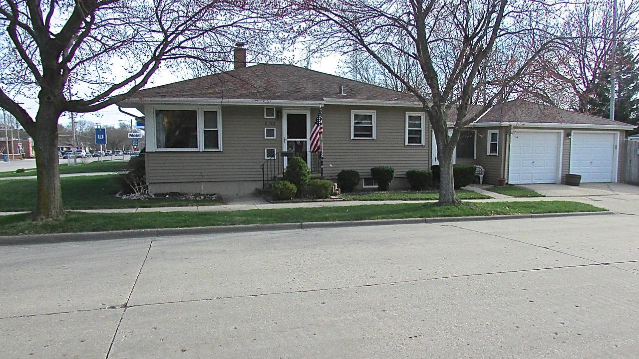 3002 22nd Ave., Kenosha, WI 53140
