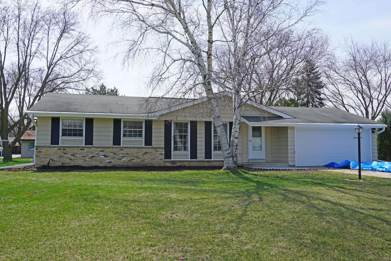 14405 W Butternut Tr., New Berlin, WI 53151