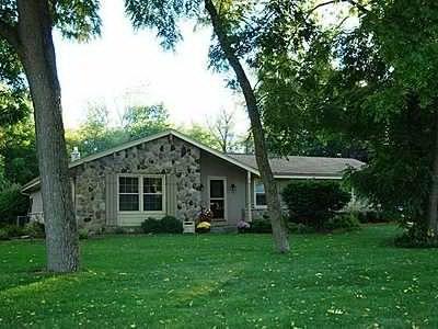 2815 Santa Barbara Dr, Brookfield, WI 53005