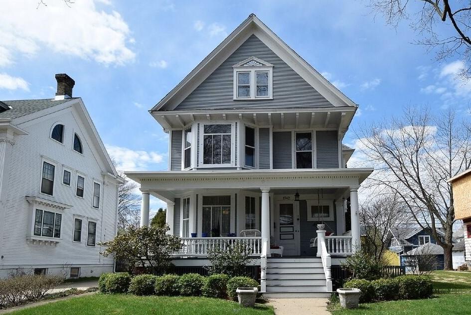 1742 College Ave, Racine, WI 53403