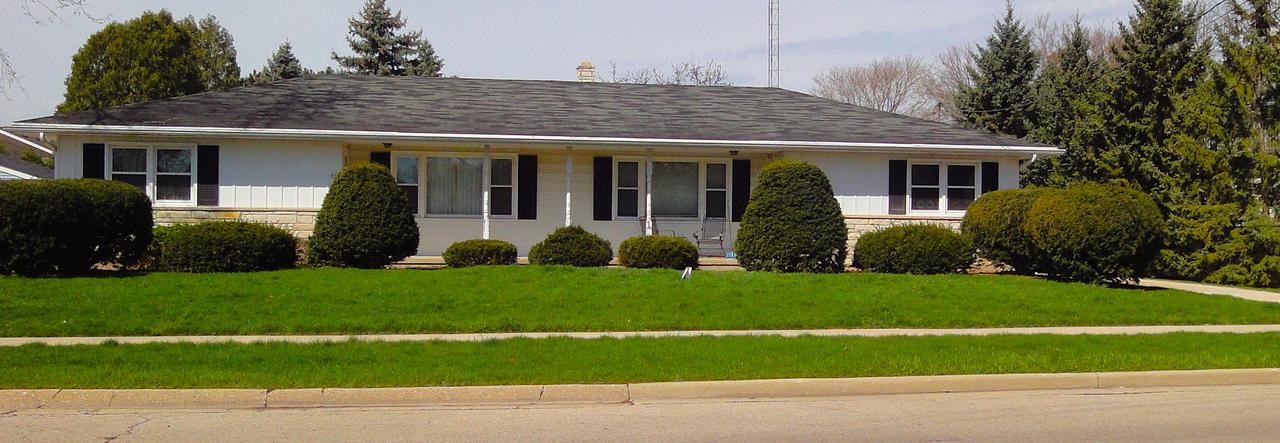 924 S Silver Lake #928, Oconomowoc, WI 53066